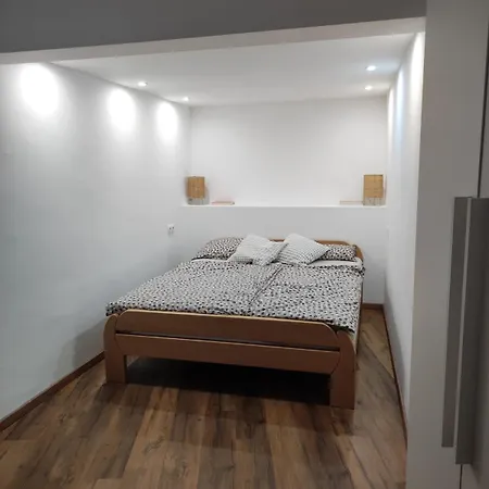 Elegant Escape Old Town Apartment Ptuj